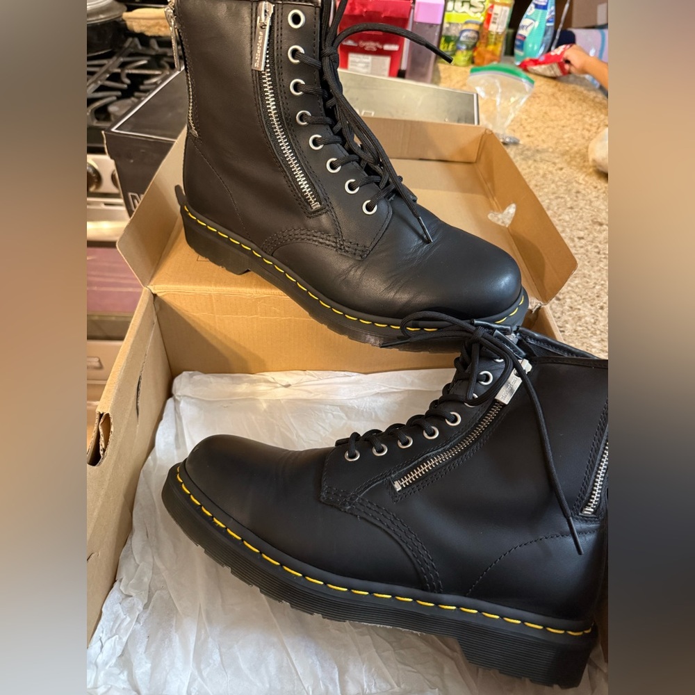 1460 ZIP NAPPA LEATHER LACE UP BOOTS